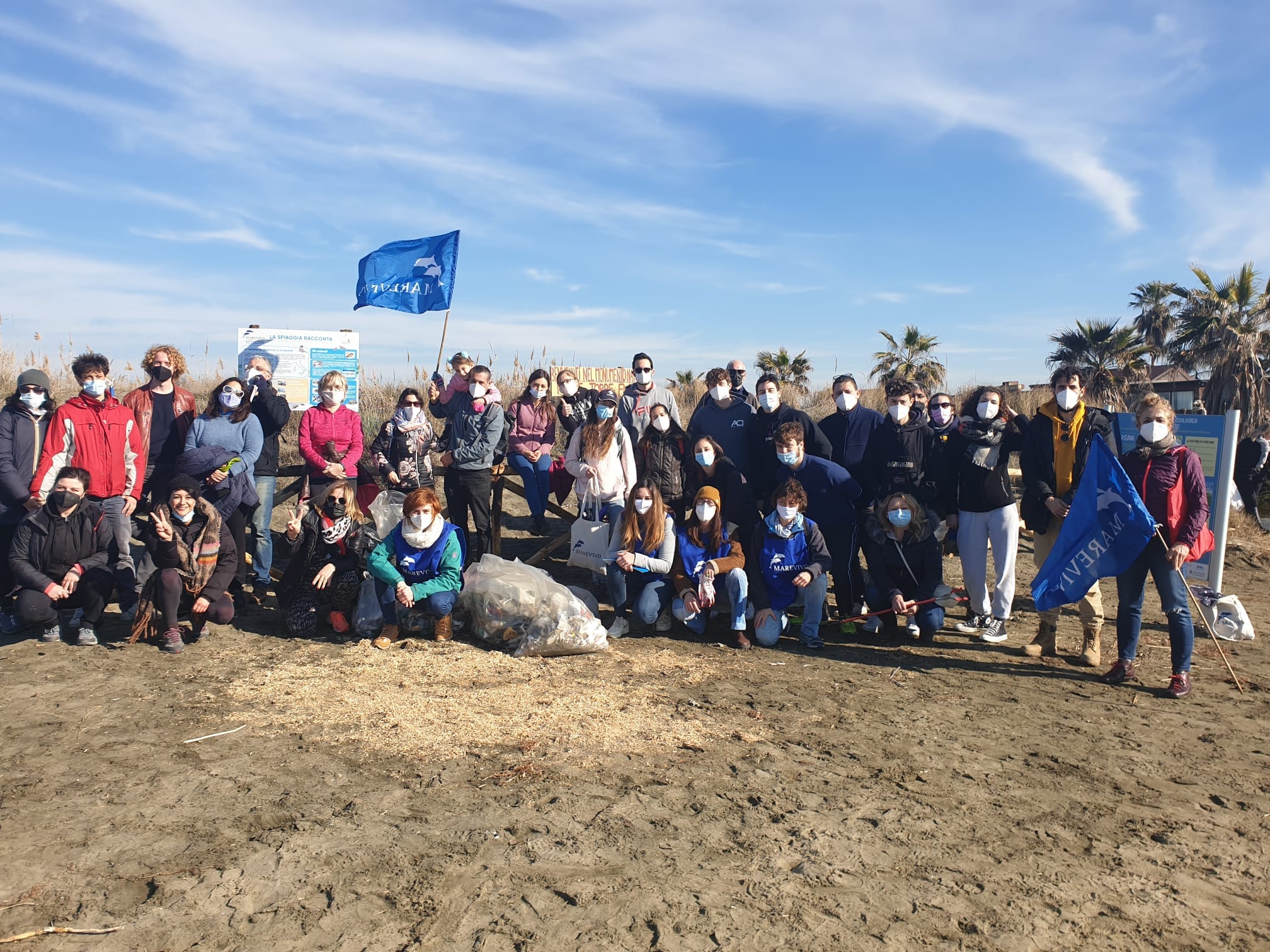 I volontari del Lazio tornano a Torre Flavia per una nuova pulizia di Adotta Una Spiaggia