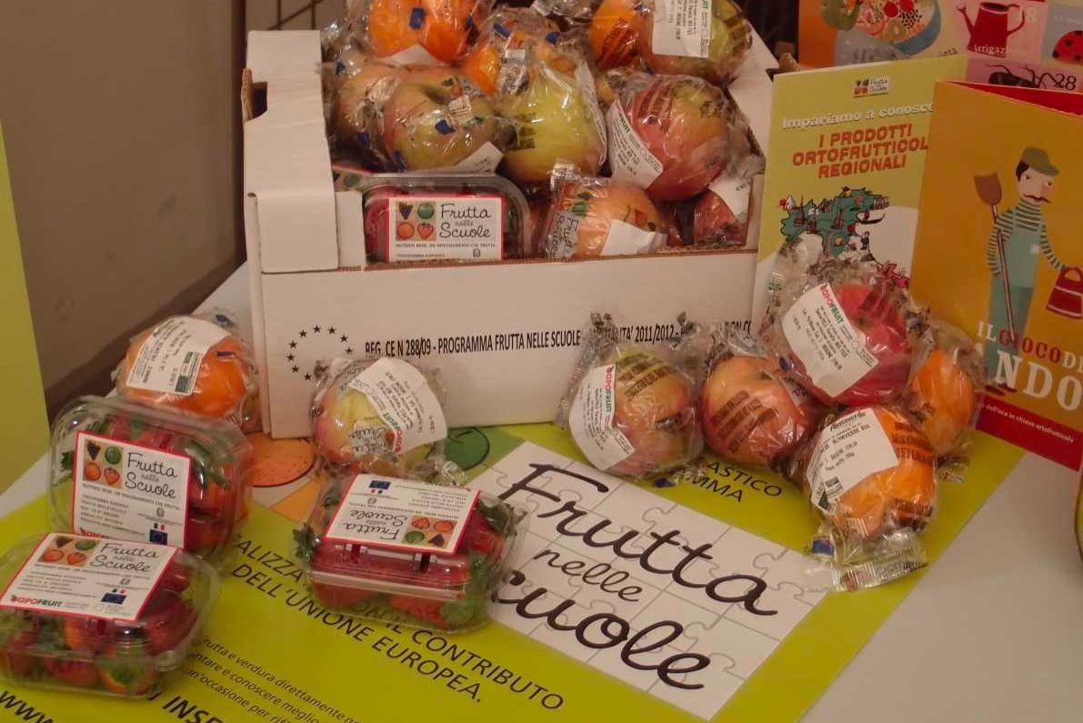 Marevivo e Zero Waste Italy scrivono al Ministro dell’Agricoltura per vietare le vaschette in plastica monouso a scuola