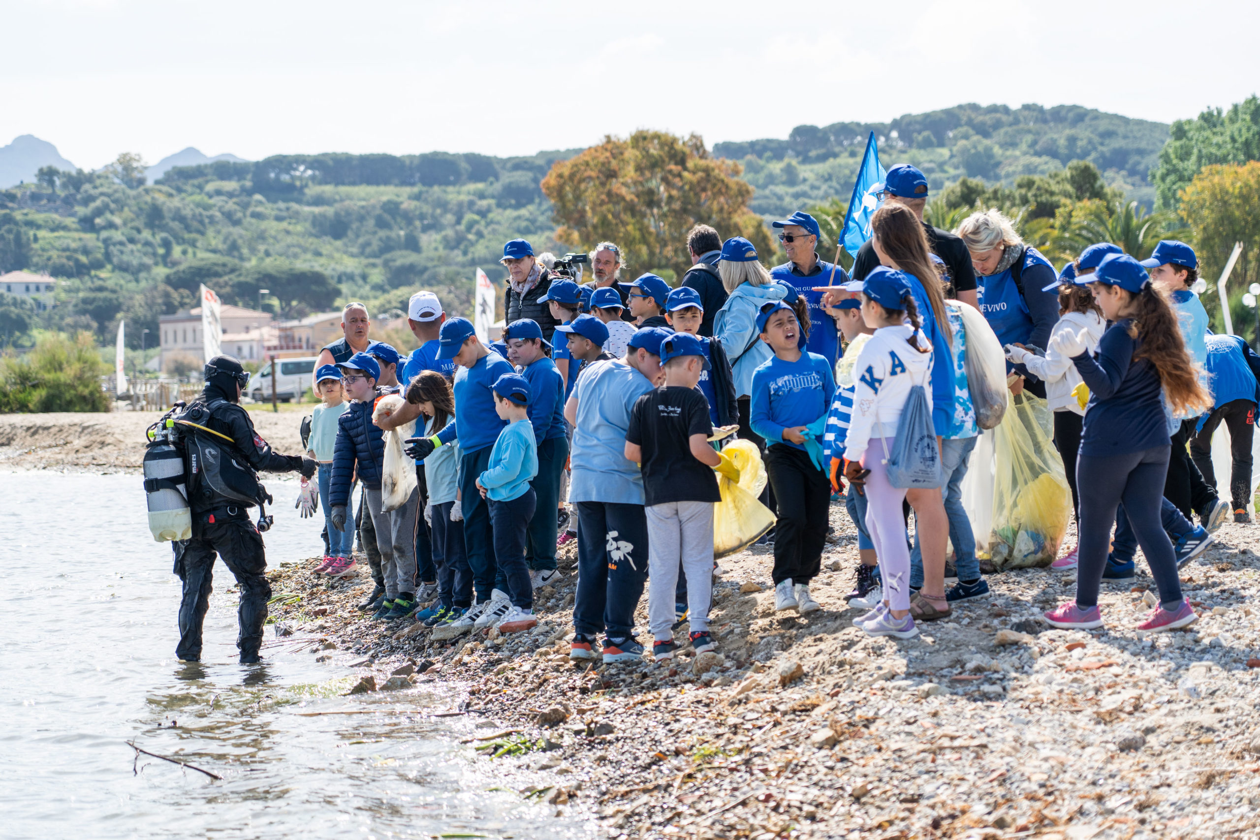 Riparte “Mare Pulito” all’Isola d’Elba: raccolta una tonnellata di rifiuti da spiagge e fondali