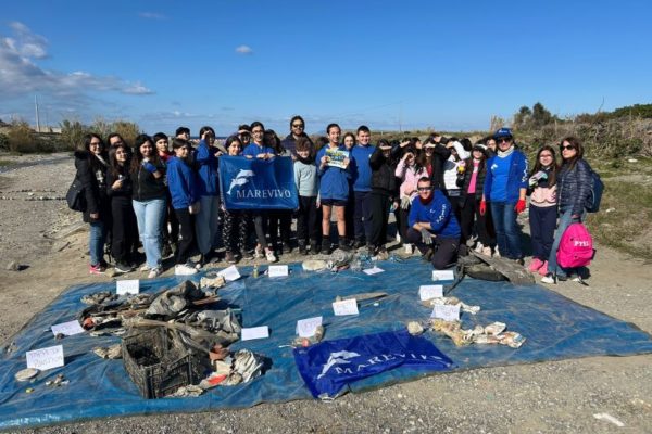 PLASTIC PIRATES (23)