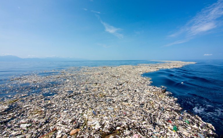 La plastica ci invade. La Conferenza ONU di Ginevra è stata un fallimento. E nessuno ne parla.